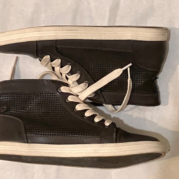 Calvin Klein Jeans “Martina” 8.5 Gray/White Hi-Tops Open Pattern - Picture 6 of 11